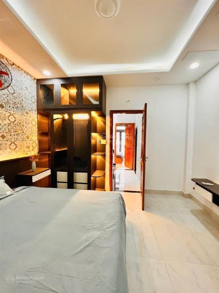 Nhà đẹp mt đường số 4  p11  gv, 5 tầng 4pn  5wc  st  shr, xe hơi, thoáng  giá 9,6 tỷ tl