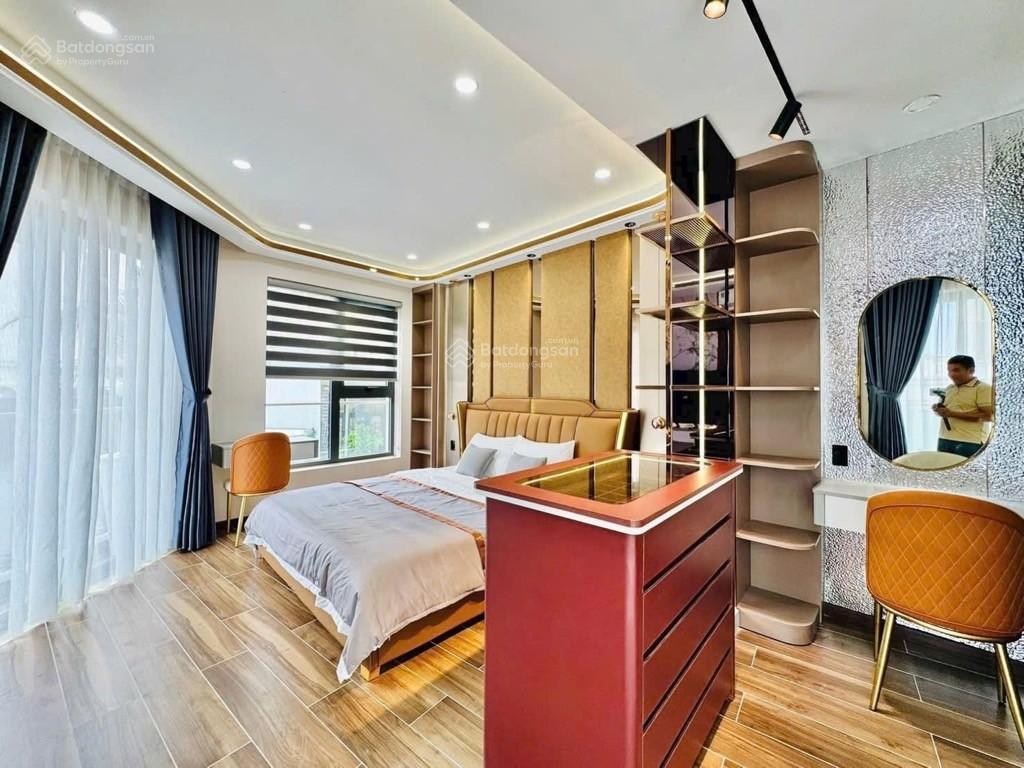 Siêu phẩm vip  nguyễn tư giản gv  dt 7x15  5 tầng4pn  6wc  có gara oto  thang máy  st  shr