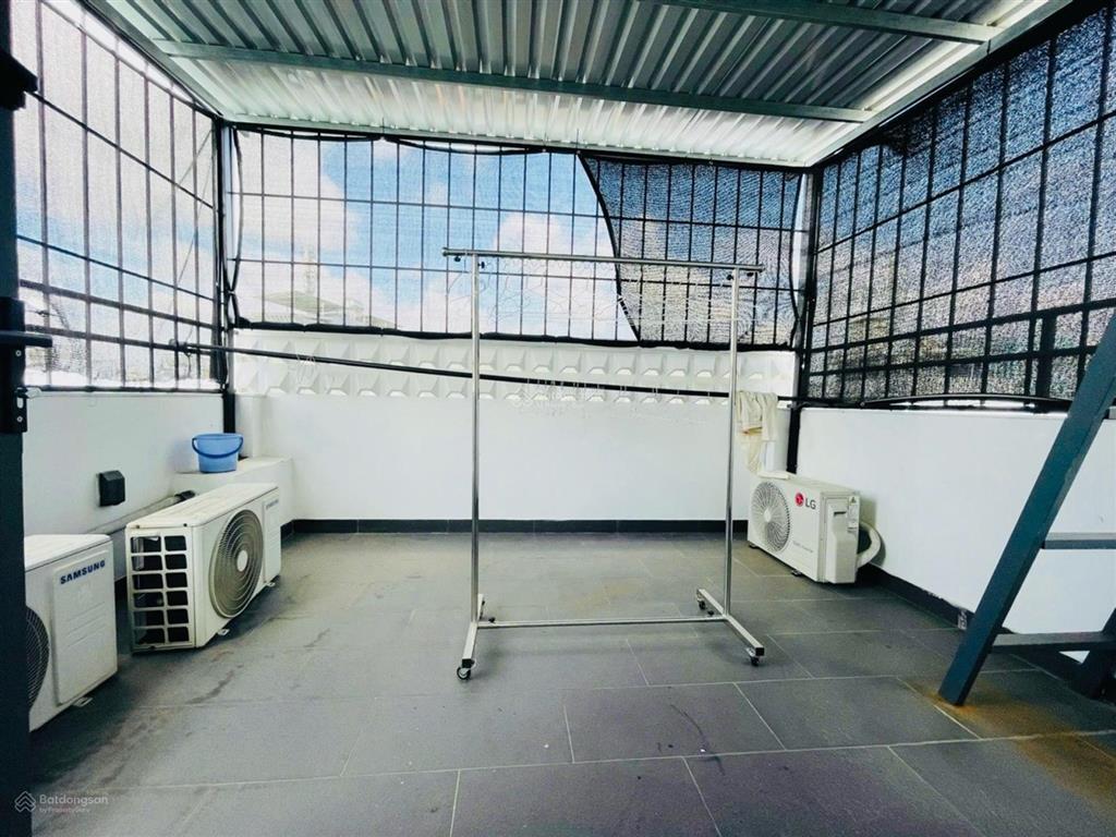 Nhà mới đẹp  đường số 30 gần chợ ân nhơn gv  đ nhựa xe hơi ngủ trong nhà  dtsd 250m2  5 tầng