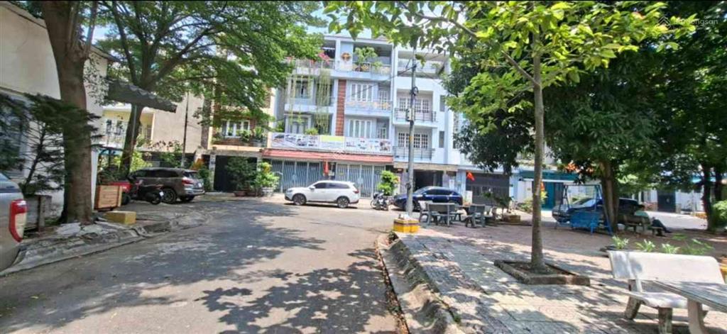 Bán nhà 4 tầng khu biệt thự cao cấp view công viên cực đẹp diện tích 5m x 20m  giá 8,5 t
