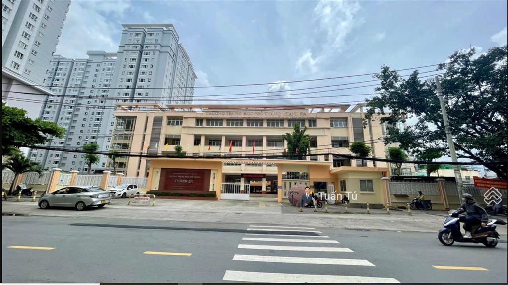 Bán lô đất ngay vincom nguyễn xí, p26, bt, 80m2 (4x20), có gpxd mới 5 tầng, đường 12m, khu đồng bộ