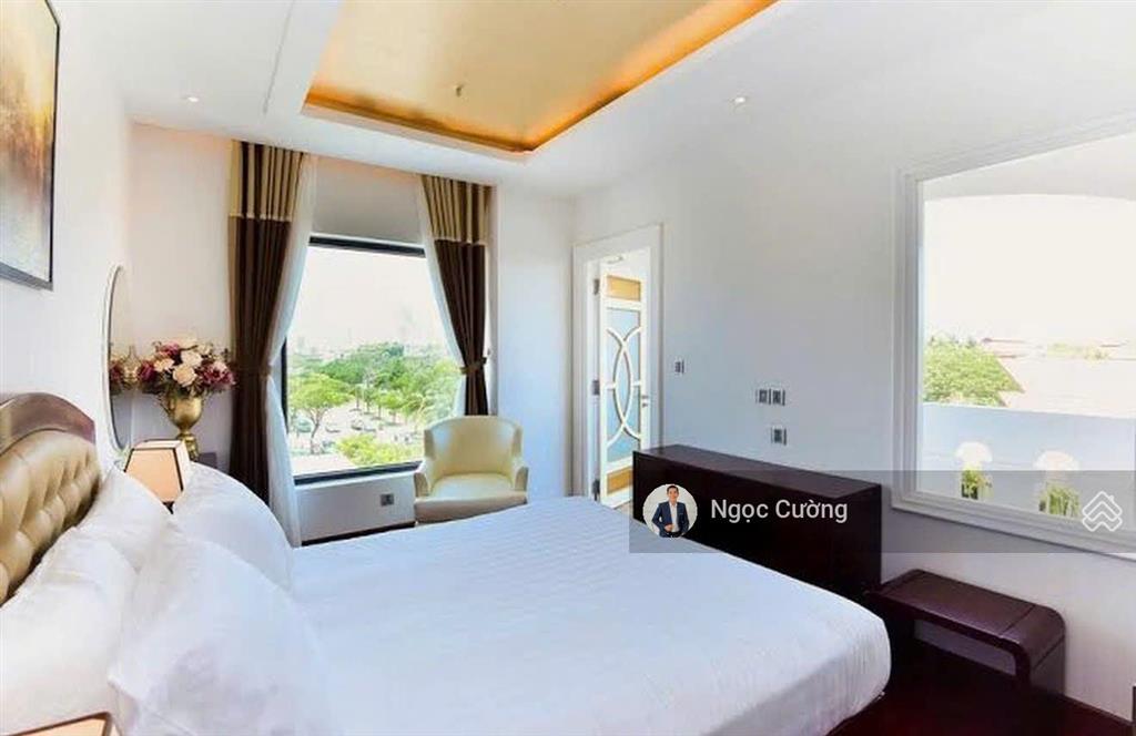 Bán khách sạn 3 mt view biển võ nguyên giáp, dòng tiền 150 tr/th, giá bán 53 tỷ tl  0905 350 ***
