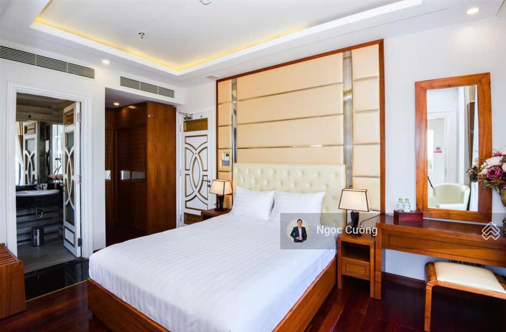 Bán khách sạn 3 mt view biển võ nguyên giáp, dòng tiền 150 tr/th, giá bán 53 tỷ tl  0905 350 ***