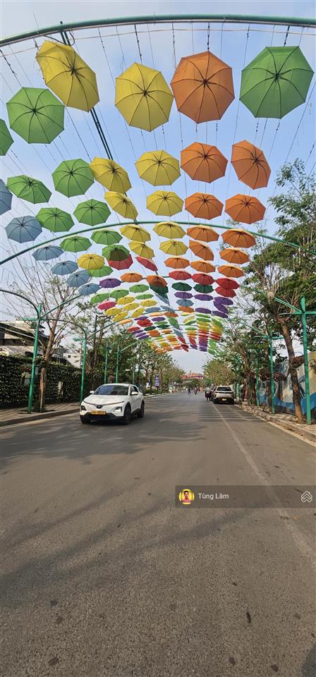 Nhật chiêu  vệ hồ, trực diện hồ tây, 6 tầng có hầm thang máy, mt 5m, gần 2 con rồng