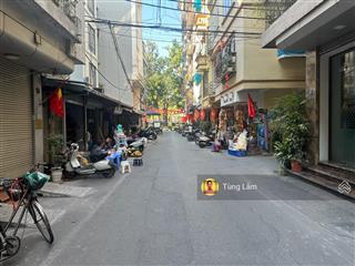 Mặt tiền 11m (woa). 28 điện biên phủ nguyễn tri phương, ô tô tránh thoải mái