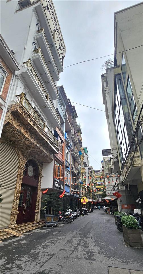Mặt tiền 11m (woa), 28 điện biên phủ  nguyễn tri phương, ô tô tránh thoải mái