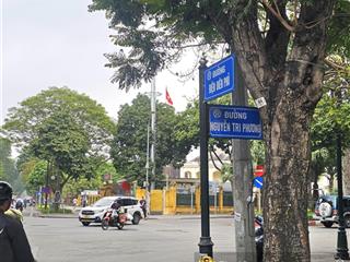 Mặt tiền 11m (woa). 28 điện biên phủ  nguyễn tri phương, ô tô tránh thoải mái
