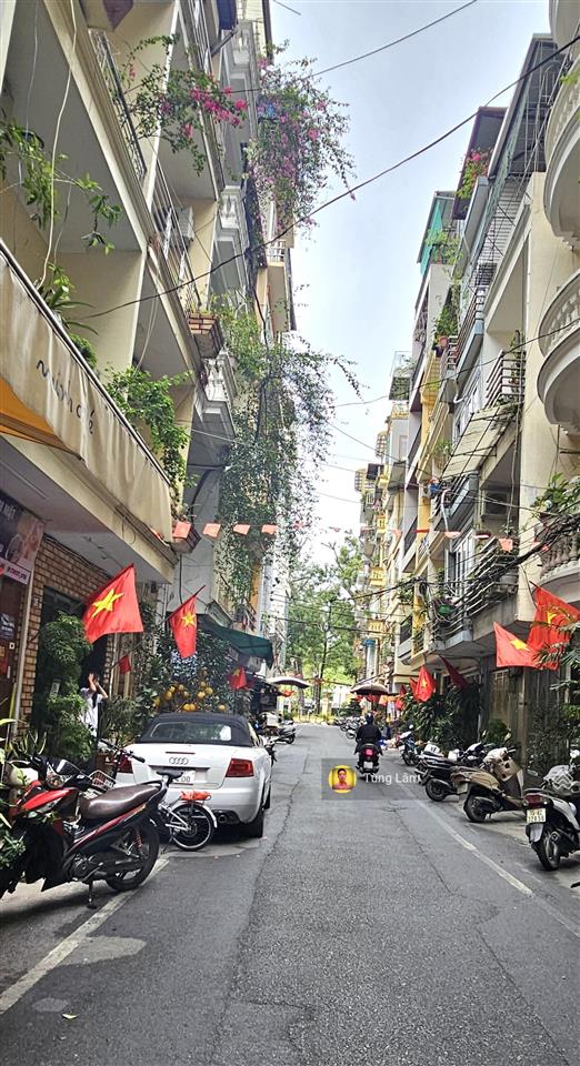 Mặt tiền 11m (woa), 28 điện biên phủ  nguyễn tri phương, ô tô tránh thoải mái