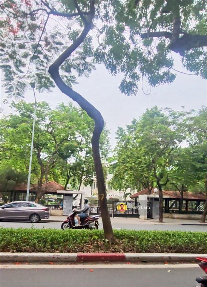 Trung tâm quyền lực  mp lê hồng phong, mặt tiền 6m, đối diện lăng bác