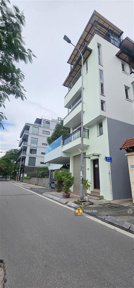 Thua mỗi hồ hoàn kiếm. cho thuê 152 từ hoa, căn góc, có hầm, khu vực tập trung du khách quốc tế