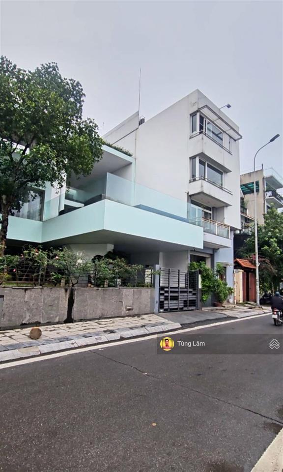 Thua mỗi hồ hoàn kiếm. cho thuê 152 từ hoa, căn góc, có hầm, khu vực tập trung du khách quốc tế