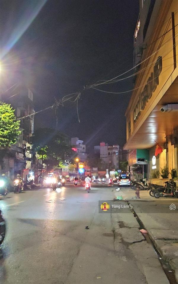 Mặt phố 54 đê la thành, sát vành đai 1 xã đàn  ô chợ dừa, 9 tầng căn góc