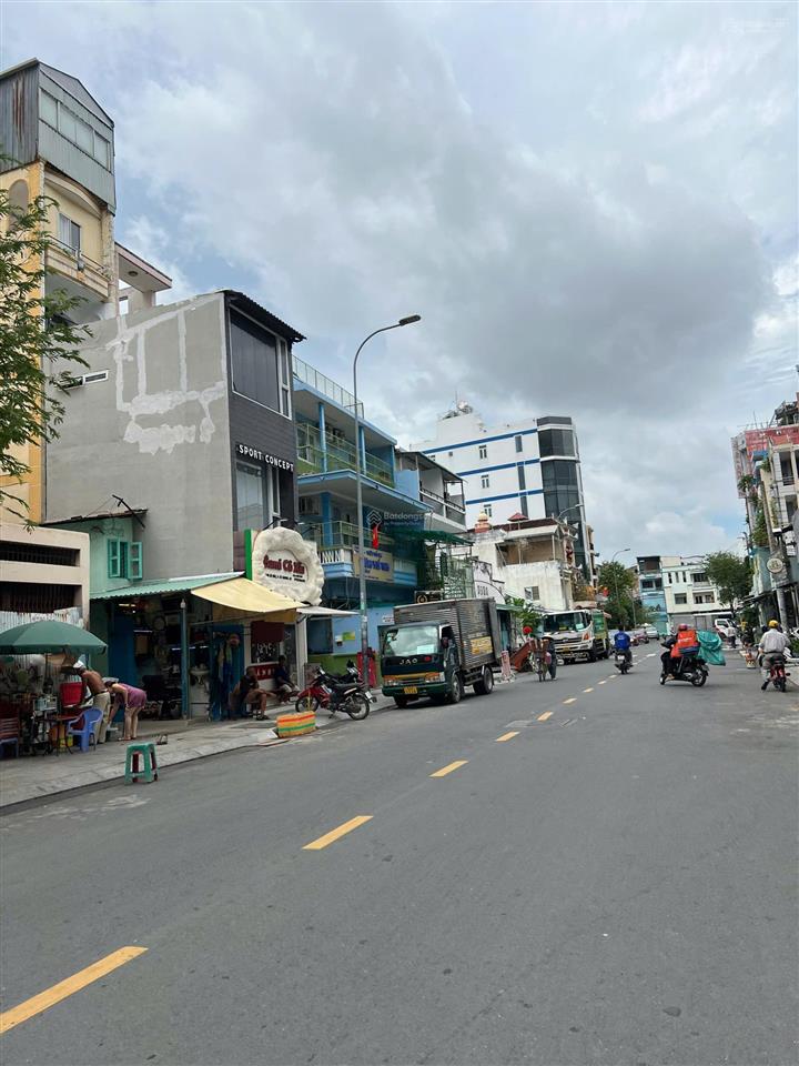 Góc 2mt nguyễn đình chiểu, quận 3  11x18m  5 tầng  cho thuê 150 triệu  giá 65 tỷ