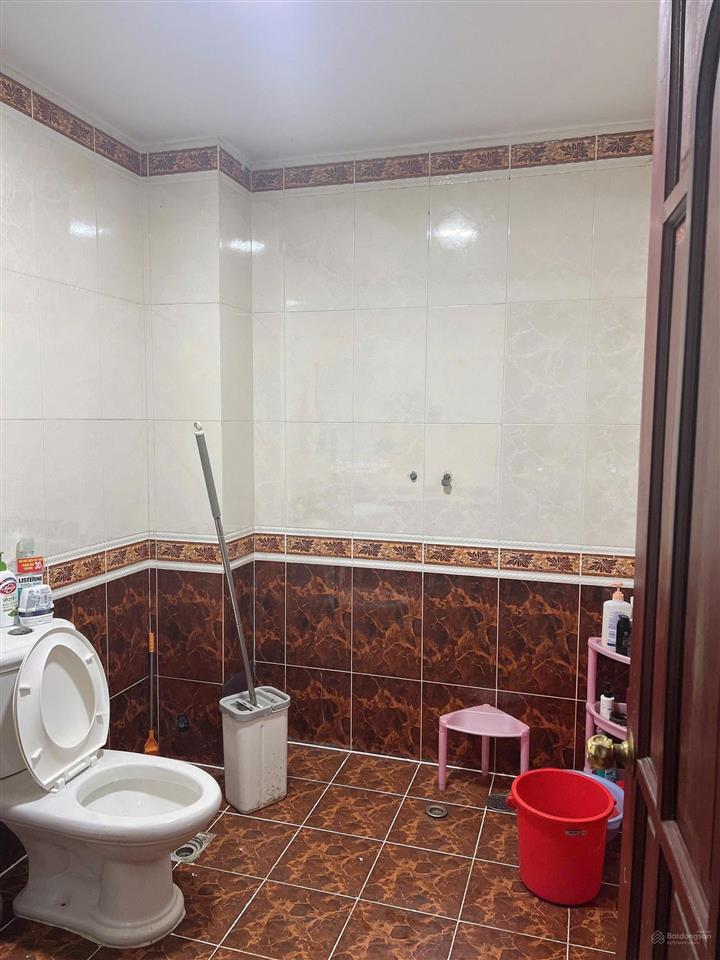 Cho thuê nhà 3 lầu 4 phòng ngủ đường bình lợi, p13, bình thạnh. giá 21tr/tháng.  0933 445 ***