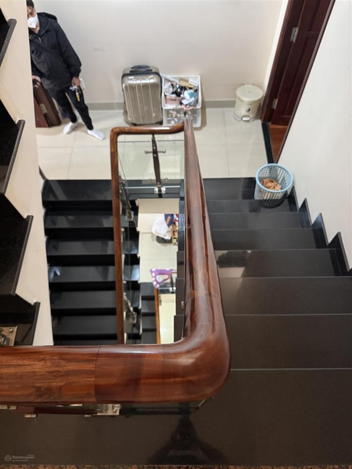 Cho thuê nhà full nội thất đường bình lợi. dt 5x23m gồm 4pn wc khép kín. giá 30tr/th.  0933 445 ***
