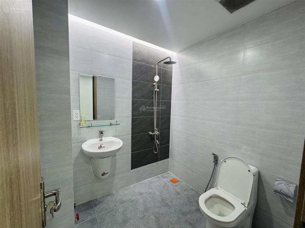 Cho thuê biệt thự đường bình lợi, p.13, bình thạnh. diện tích 7x20m. giá 42tr/tháng.  0933 445 ***
