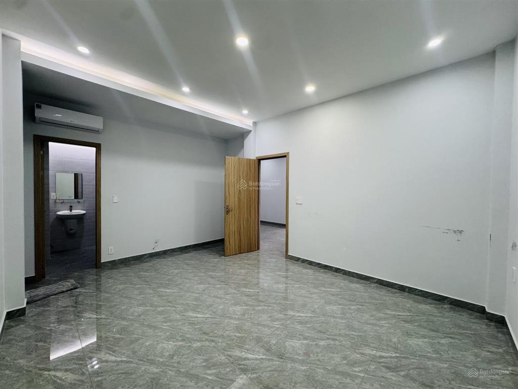 Cho thuê biệt thự đường bình lợi, p.13, bình thạnh. diện tích 7x20m. giá 42tr/tháng.  0933 445 ***