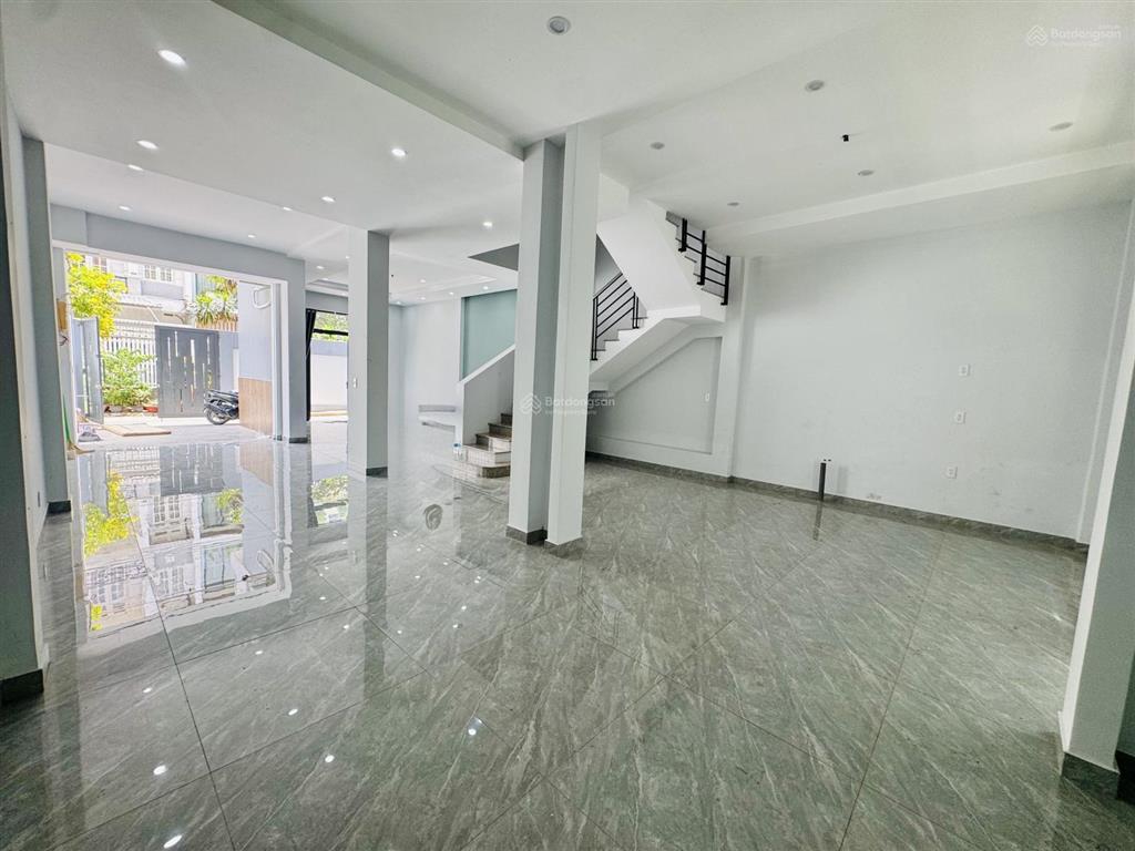 Cho thuê biệt thự đường bình lợi, p.13, bình thạnh. diện tích 7x20m. giá 42tr/tháng.  0933 445 ***