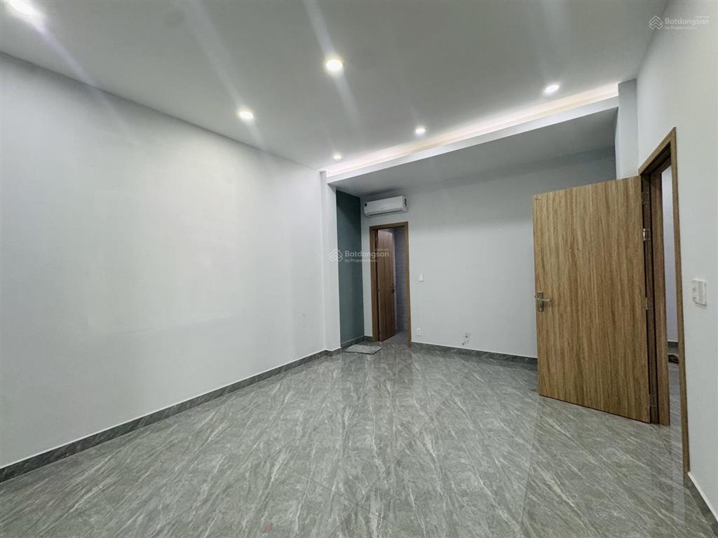 Cho thuê biệt thự đường bình lợi, p.13, bình thạnh. diện tích 7x20m. giá 42tr/tháng.  0933 445 ***