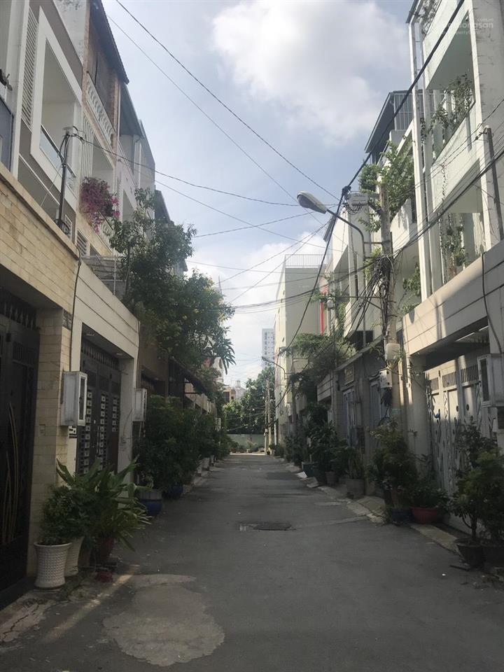 Nhà đẹp 2 tầng, gần mặt tiền quốc lộ 13, sau chợ bình triệu, dt 123m2, ngang 5m, chỉ 6.3 tỷ