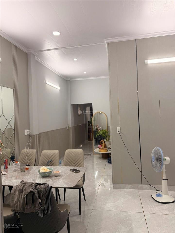 Nhà đẹp, đường đỗ xuân hợp, gần trường đại học văn hóa dt 94m2, ngang 5.5m, chỉ 6 tỷ