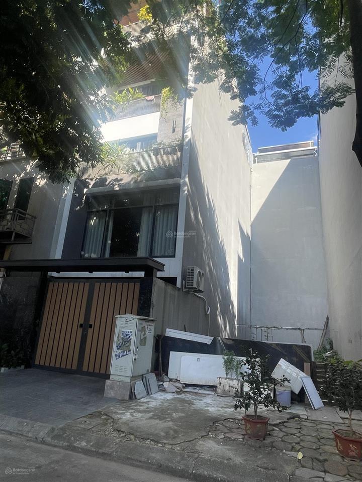 Việt hưng  mặt đường vỉa hè đất hiếm 75m2  hơn 13 tỷ