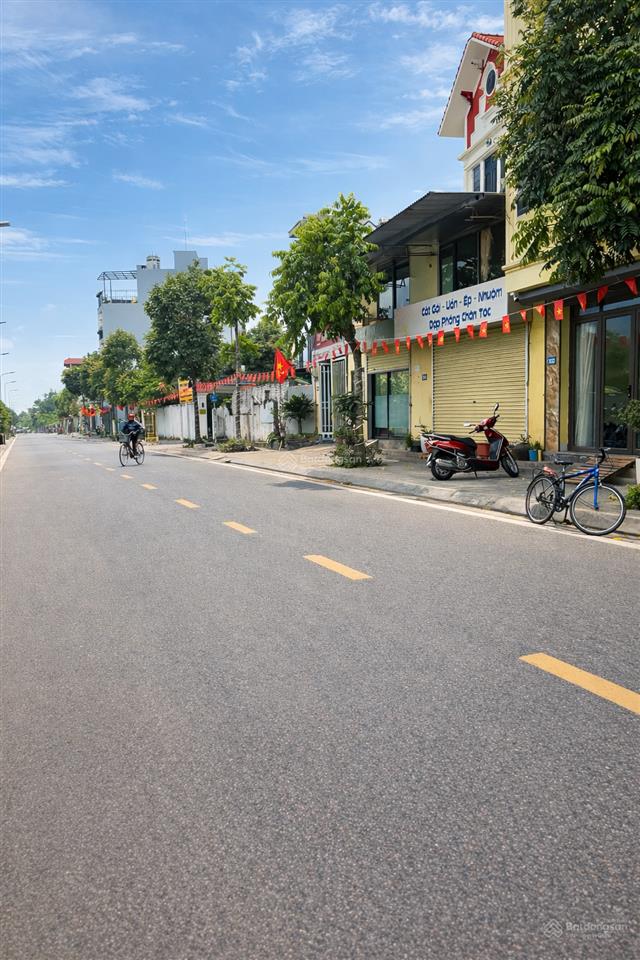 Lô đất mặt đường vỉa hè phúc lợi  66m2 mt 4m  hơn 12 tỷ