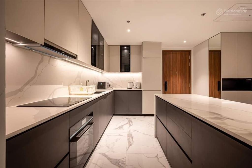 Chính chủ cần bán gấp chcc sky center tân bình. 75m2, 2pn, 2wc, giá 5,9 tỷ,  0939 271 *** (tài)