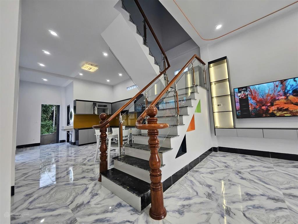 Nhà bán hoàn công đầy đủ(2 lầu)giá 2ty6 dt 124m xã thái mỹ 1/ đường đoàn minh triết .0909 362 ***