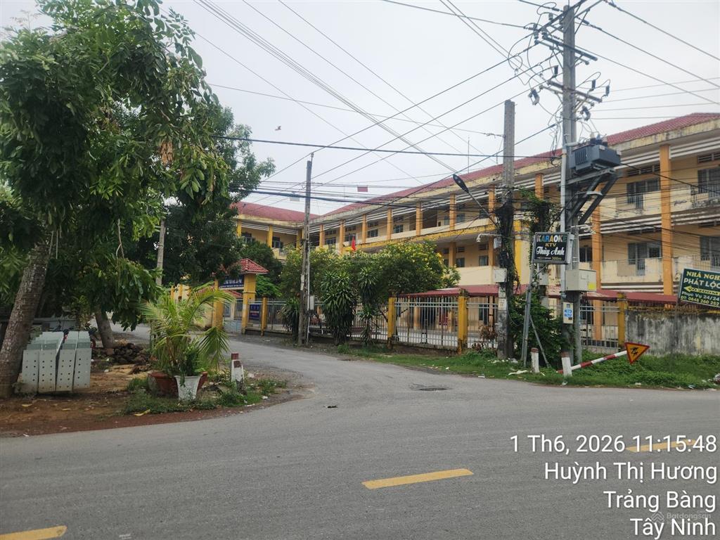 Cần bán lô góc hai mặt tiền đường nhựa kinh doanh buôn bán (180m2) giá 1tỷ2. đường huỳnh thị hương