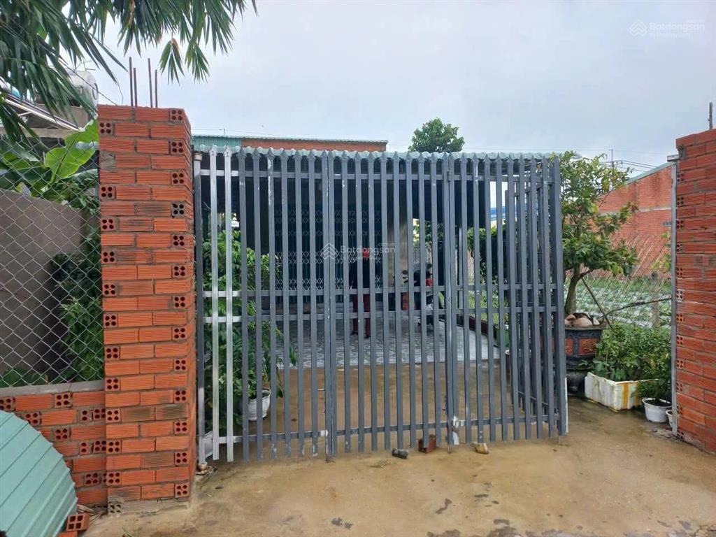 Chủ chuyển về sài gòn cần sang lại căn nhà cấp 4 .vị trí đường an phú trảng bàng(dt 6x29m)giá 790tr
