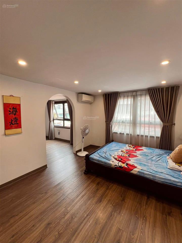 Bán nhà phạm ngọc thạch  vip đống đa  oto  gần phố  nhà dân xây chắc chắn  ô chờ thang máy !