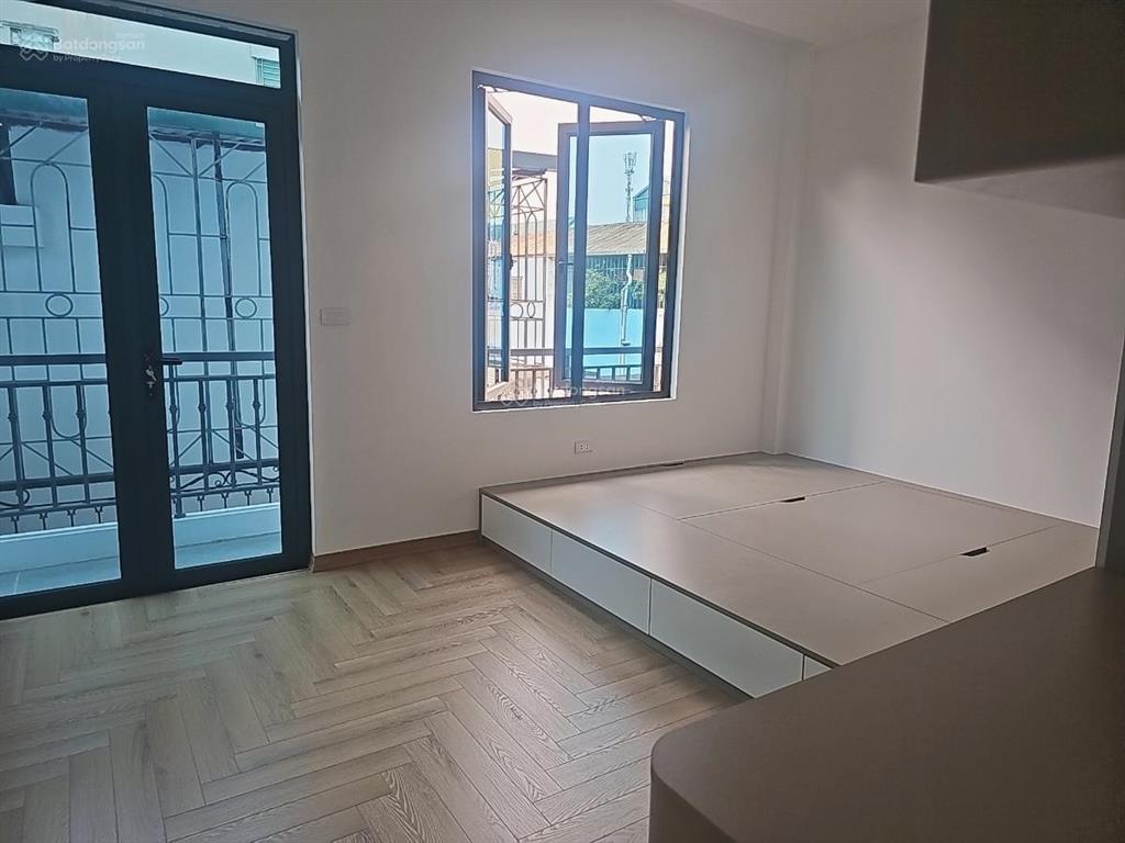 Bán nhà ba đình  nhà xây mới 6 tầng thang máy  2 mặt thoáng  50m ra phố  gần hồ tây !