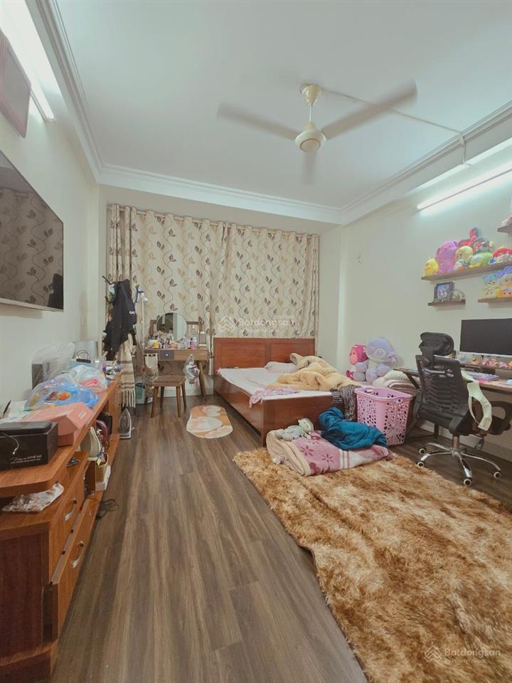 Bán nhà đống đa  mặt ngõ kinh doanh  gần phố  ngõ thẳng tắp  nhà dân xây chắc chắn !