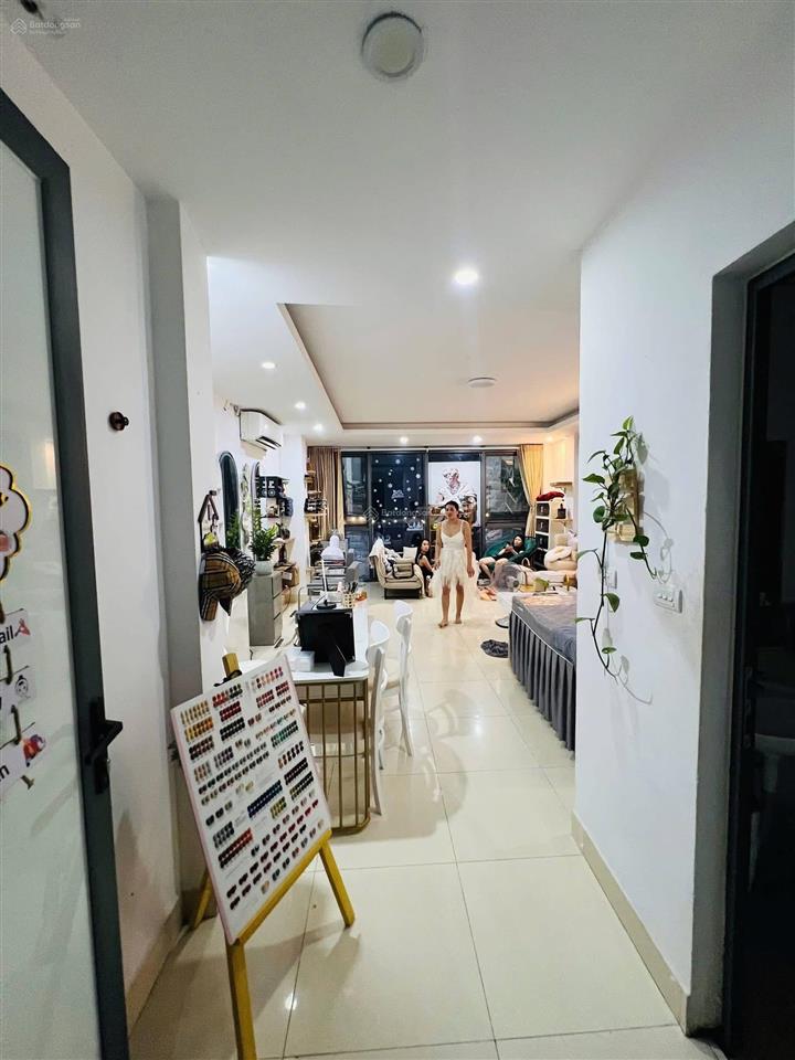 Mặt phố vip đống đa  khu phố ẩm thực 24/24  vỉa hè kd sầm uất  lô góc 2 mặt tiền  hiếm !