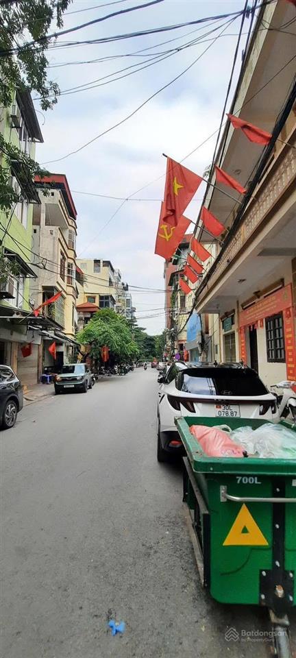 Hàng hiếm đống đa  1 nhà ra ngõ 3 oto tránh  hàng xóm văn miếu , sân vận động hàng đẫy