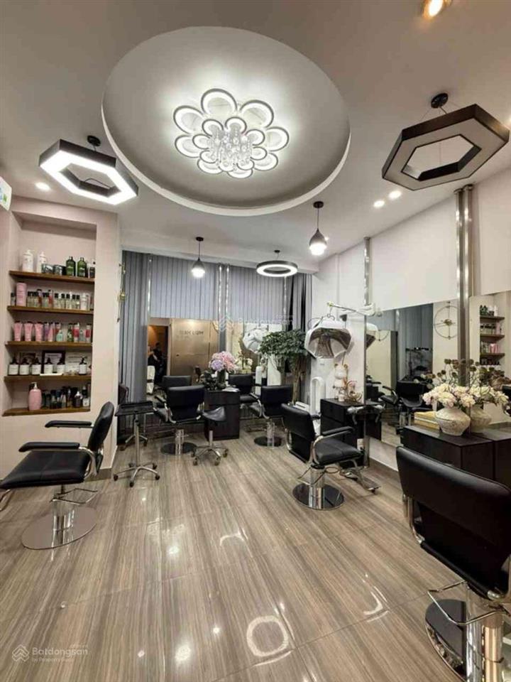 Bán nhà văn miếu  lõi đống đa  mặt ngõ oto kinh doanh lô góc 3 thoángfull tiện ích nhà mới !