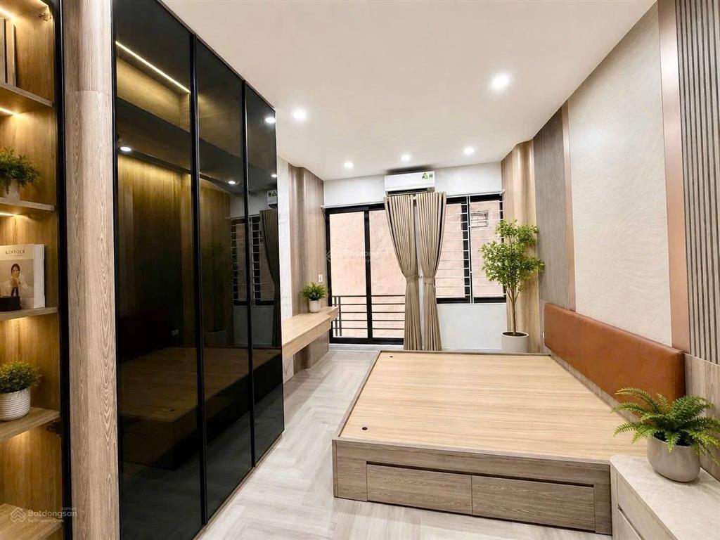 Bán nhà trung tâm đống đa  nhà mới đẹp full nội thất  gần phố  tiện ích đầy đủ !