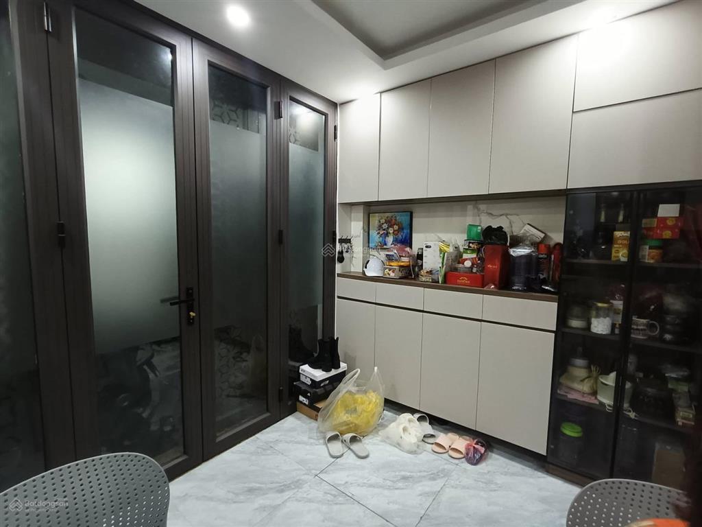 Siêu phẩm thái hà  lõi đống đa  8 tầng thang máy full nội thất  oto đỗ gần  ngõ nông thoáng !