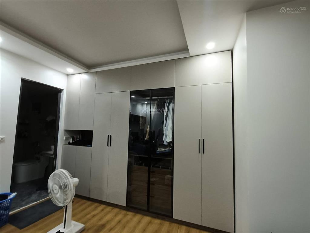 Siêu phẩm thái hà  lõi đống đa  8 tầng thang máy full nội thất  oto đỗ gần  ngõ nông thoáng !