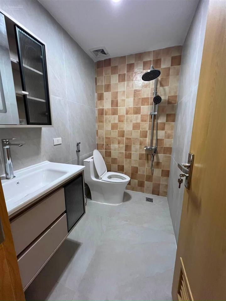 Siêu phẩm tây sơn 6 tầng thang máy ô tô  trung tâm đống đa full nội thất cao cấp