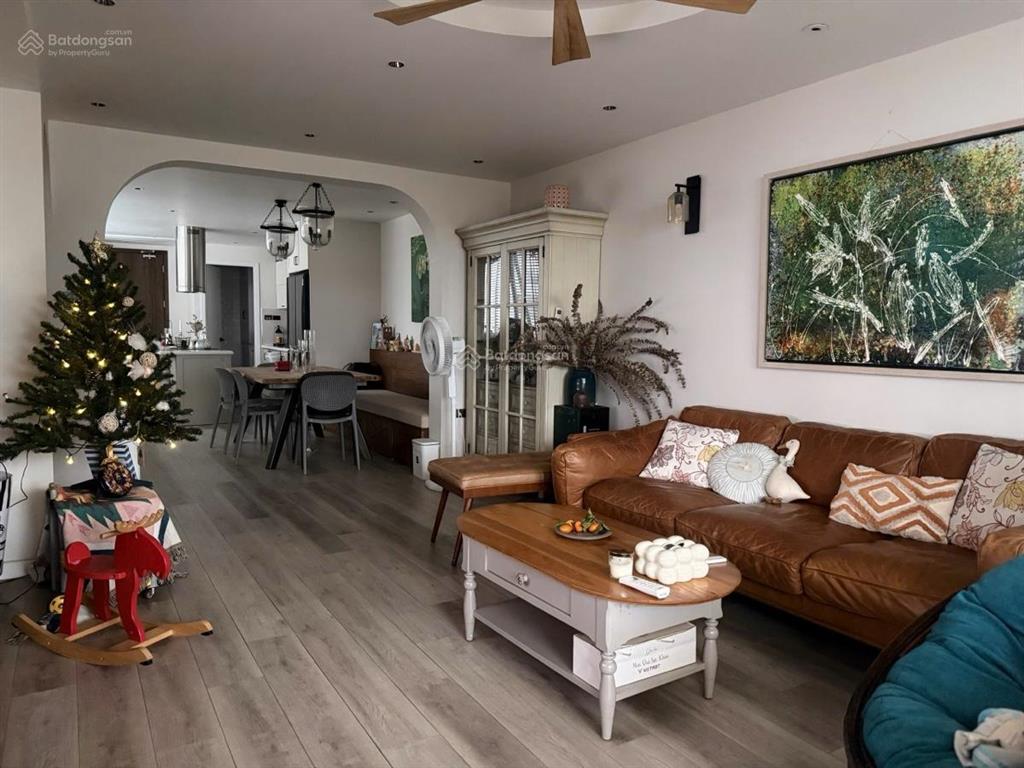 Chính chủ cần bán gấp toà văn phòng phố hoàng cầu vip đống đangõ nông 5m ra phố giá siêu đầu tư!