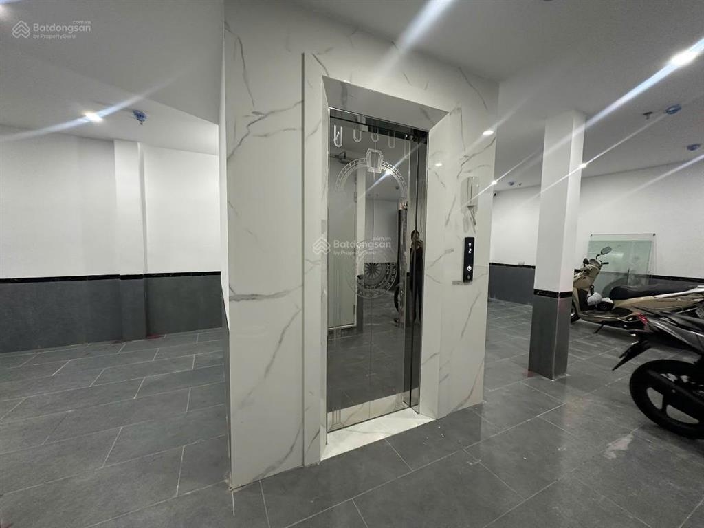 Ccmn hái ra tiền trung tâm đống đa  2 mặt ngõ 30m ra ôtôthang máy  dòng tiền 100tr/th full đồ