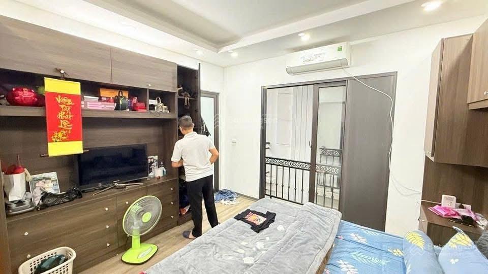 Trung tâm ba đình  5 tầng kiên cố  mới đẹp lung linh  full nội thất xịn  70m ra phố