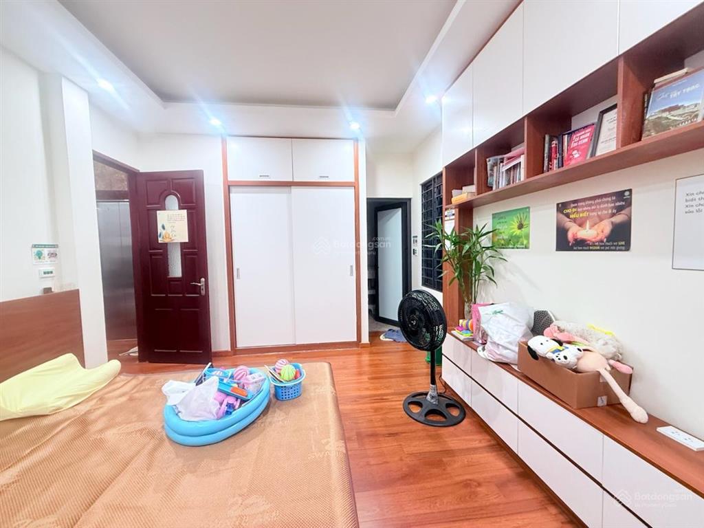 Bán nhà đội cấn  vip ba đình  nhà dân xây  55m2 4 tầng  thang máy  gần phố  giá đầu tư