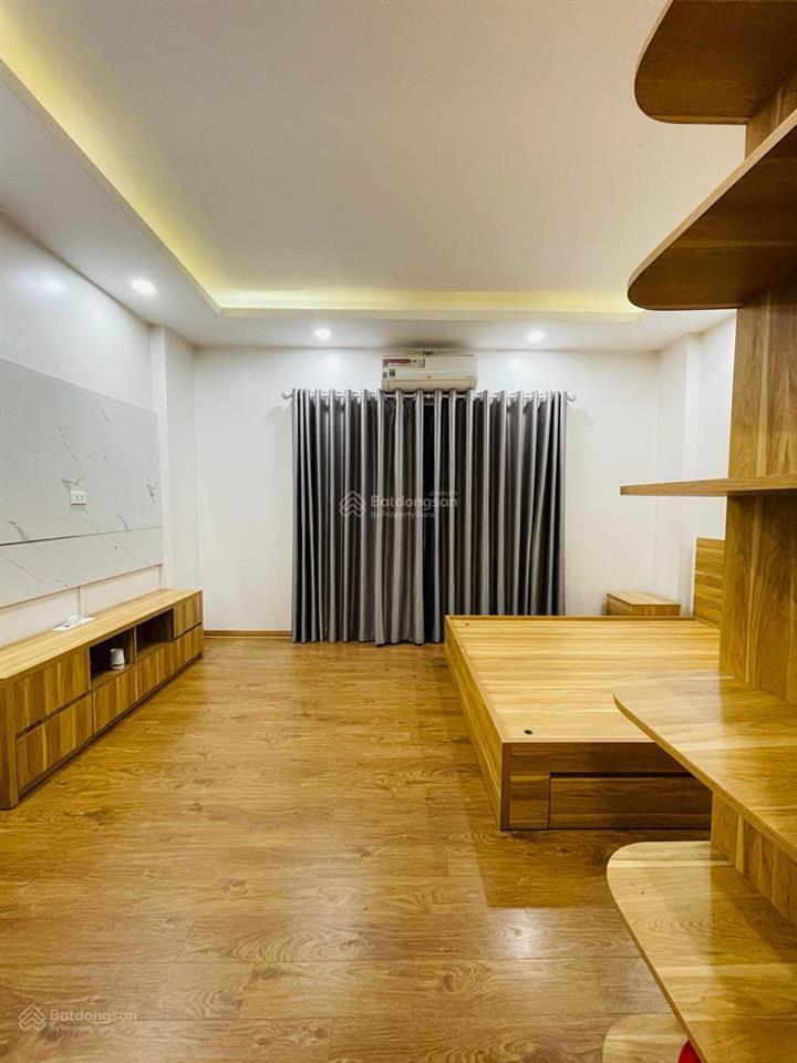 Hàng hiếm tại phố chùa láng, 9,96 tỷ , 35m2 , 3pn , 3wc , nhà khá mới , full nội thất , gần phố !