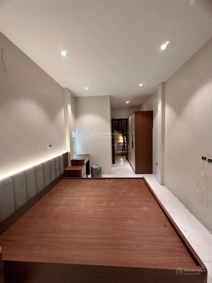 Hàng hiếm! vip đống đa  32m 6 tầng thang máy  nhà mới  gần phố  nhỉnh 8 tỷ!