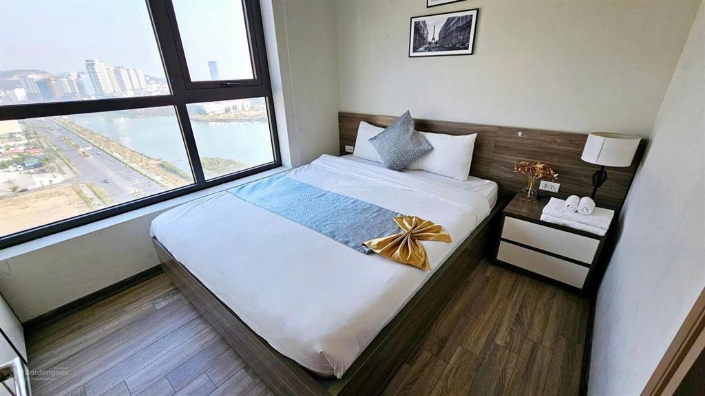 Bán căn 3pn  view đẹp nhất toà bim 24 tầng  4.8 tỷ