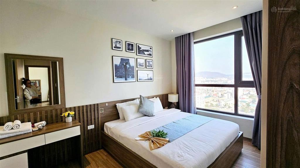 Bán căn 3pn  view đẹp nhất toà bim 24 tầng  4.8 tỷ