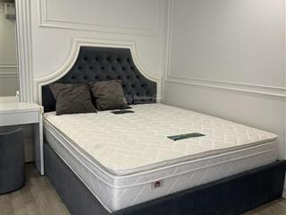 Chính chủ  bán căn 2 phòng  nội thất cao cấp  mới như hình  view nam, 5.2 tỷ, sẵn hđ thuê